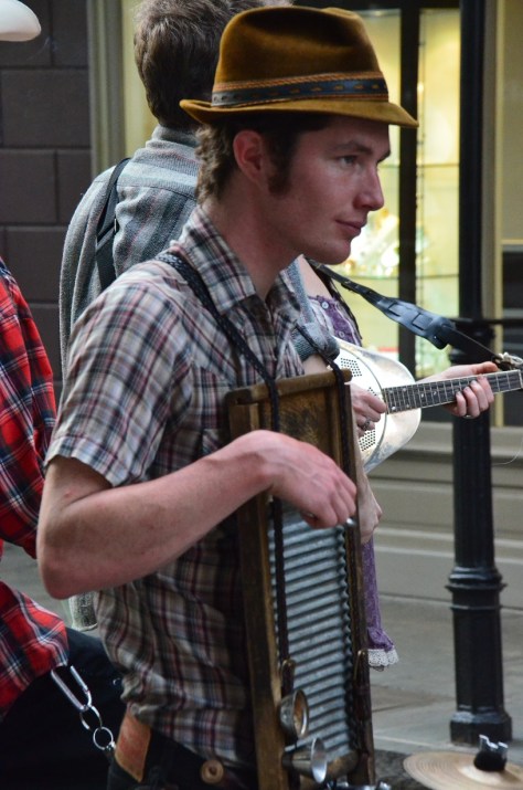 Street Performer on the washboard